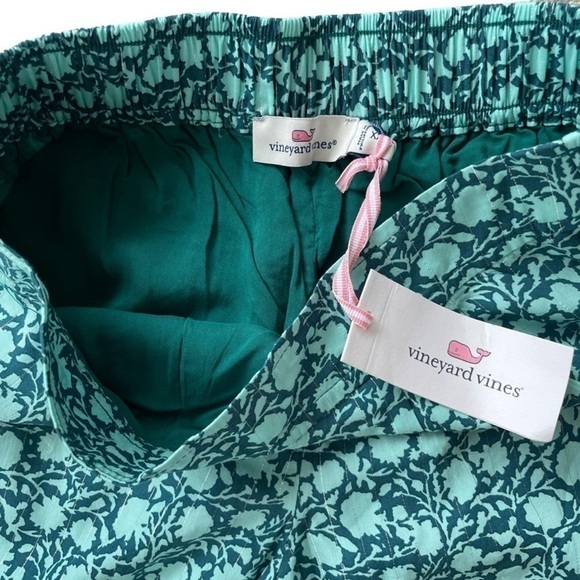 Vineyard Vines Teal Tonal Sea Floral Pull On Shorts, XXS - Picture 4 of 9